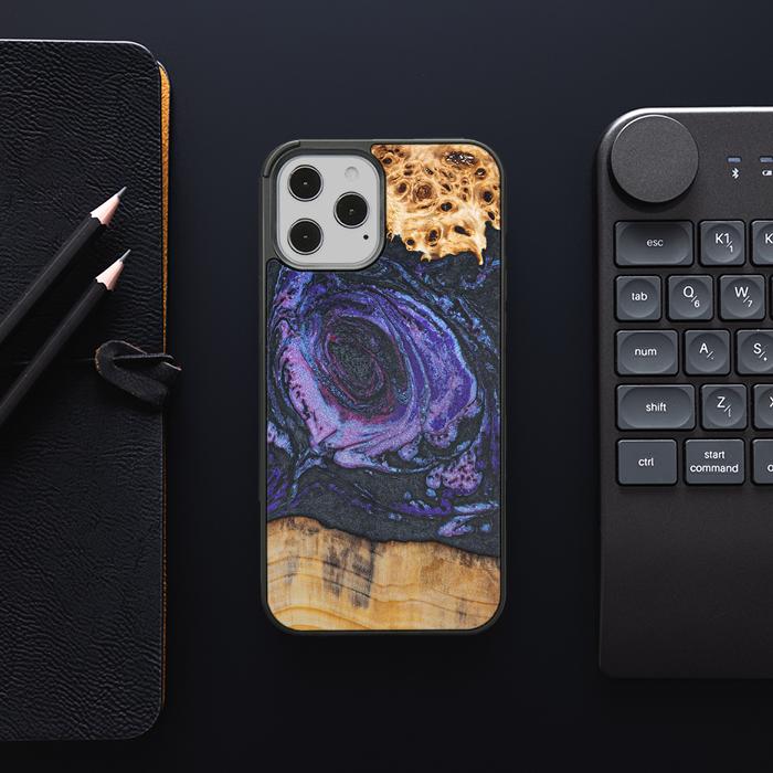 iPhone 12 Pro Max Handyhülle aus Harz und Holz - Synergy#F24