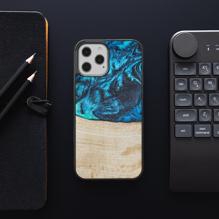 iPhone 12 Pro Max Handyhülle aus Harz und Holz - Synergy#F3