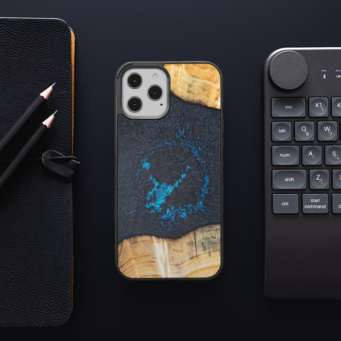 iPhone 12 Pro Max Handyhülle aus Harz und Holz - Synergy#F35