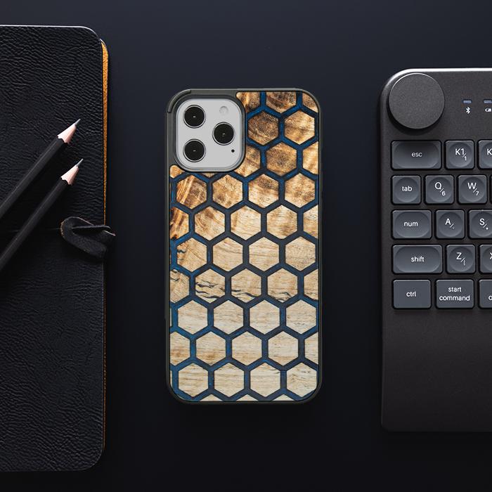 iPhone 12 Pro Max Handyhülle aus Harz und Holz - Synergy#F36