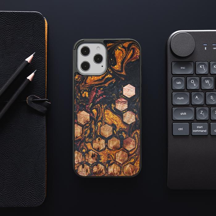 iPhone 12 Pro Max Handyhülle aus Harz und Holz - Synergy#F38
