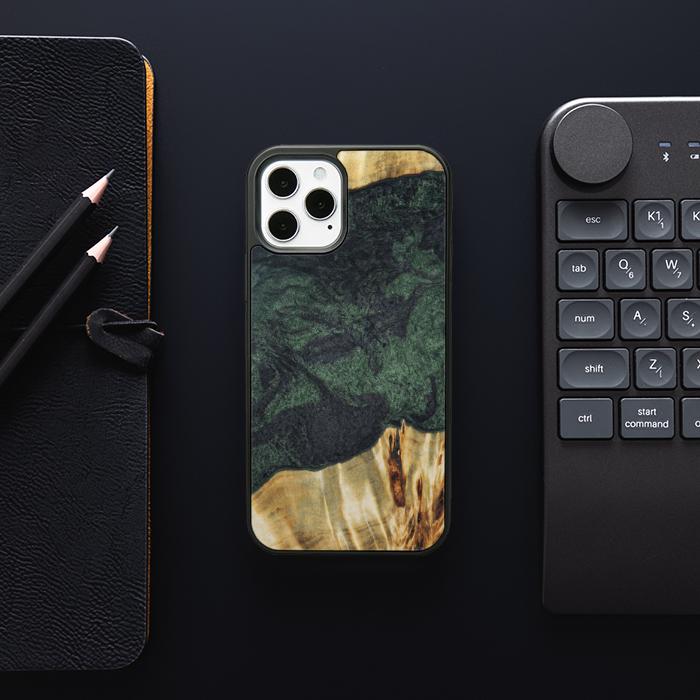 iPhone 12 Pro Handyhülle aus Harz und Holz - Synergy#E14