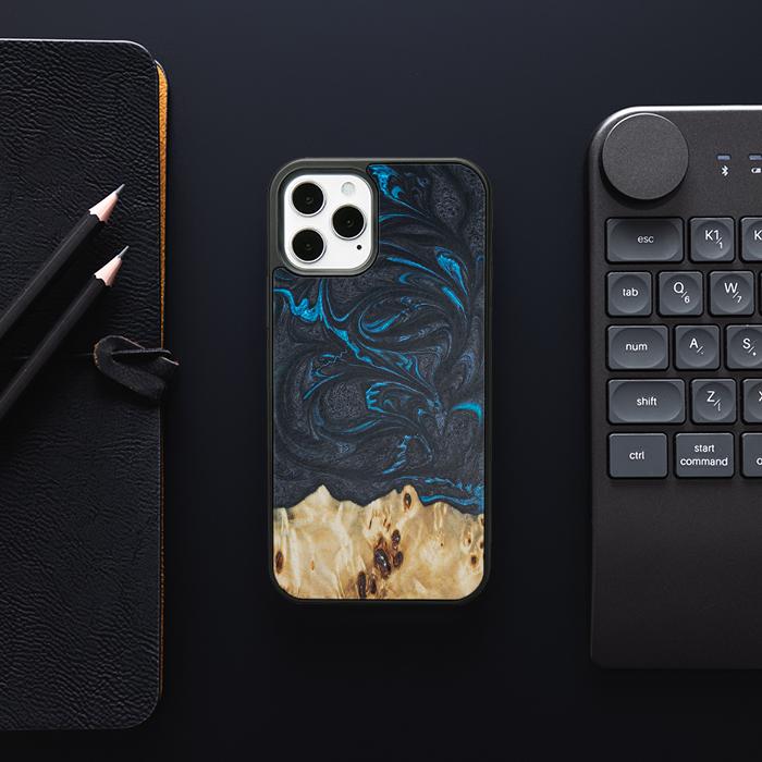 iPhone 12 Pro Handyhülle aus Harz und Holz - Synergy#F21