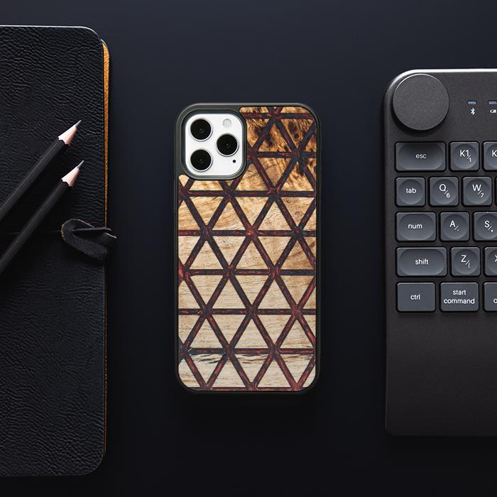 iPhone 12 Pro Handyhülle aus Harz und Holz - Synergy#F22