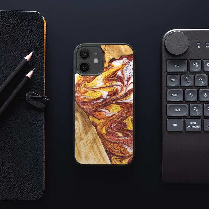 iPhone 12 Handyhülle aus Harz und Holz - Synergy#E4