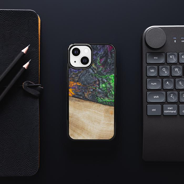 iPhone 13 Mini Handyhülle aus Harz und Holz - Synergy#F10