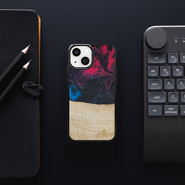 iPhone 13 Mini Handyhülle aus Harz und Holz - Synergy#F14