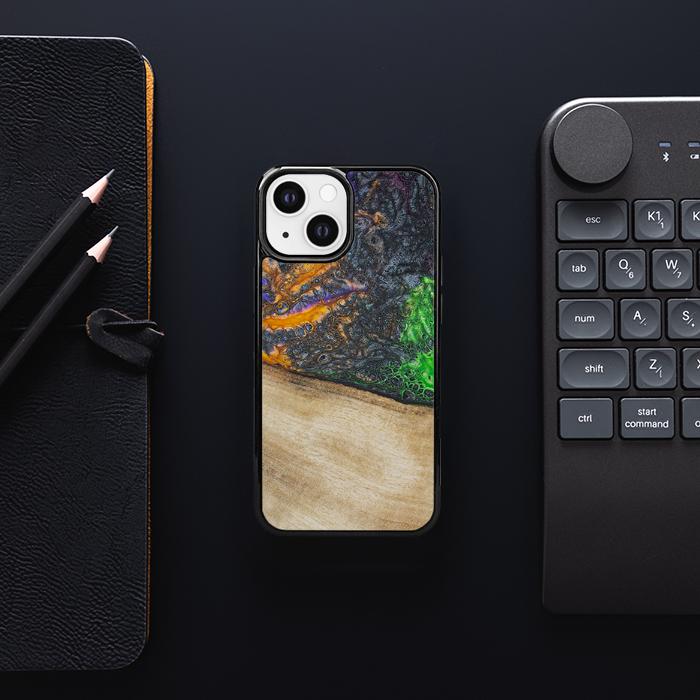 iPhone 13 Mini Handyhülle aus Harz und Holz - Synergy#F15