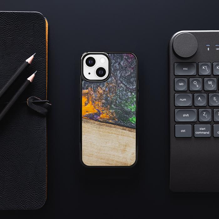 iPhone 13 Mini Handyhülle aus Harz und Holz - Synergy#F20