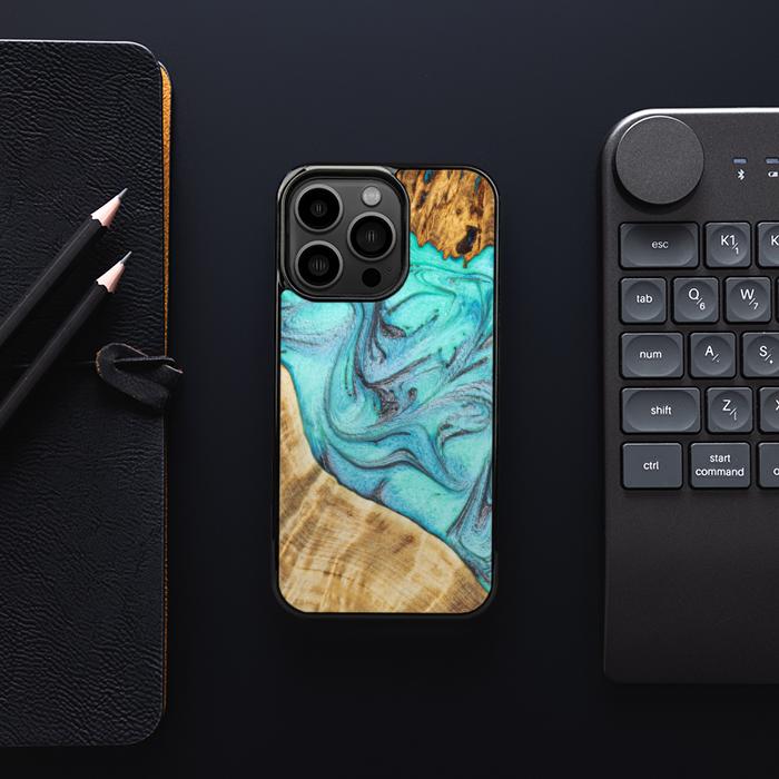 iPhone 13 Pro Etui na telefon z żywicy i drewna - Synergy#E16