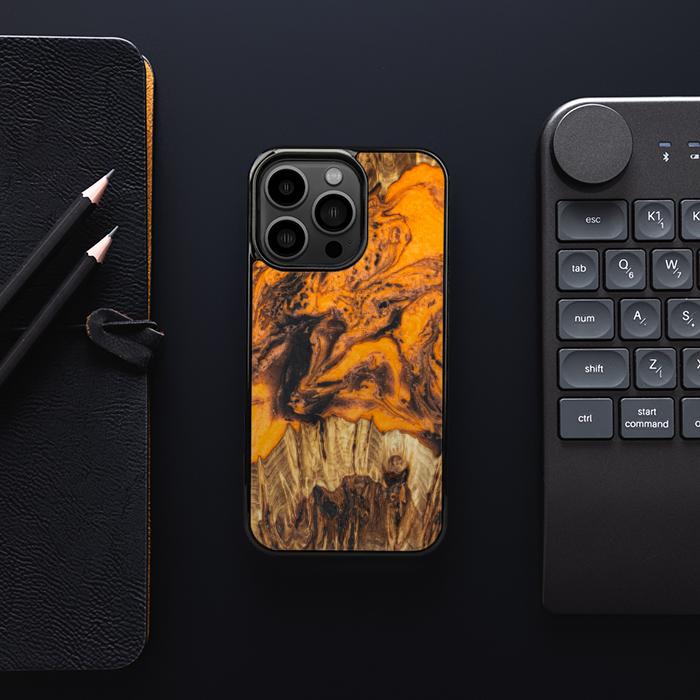iPhone 13 Pro Etui na telefon z żywicy i drewna - Synergy#E24