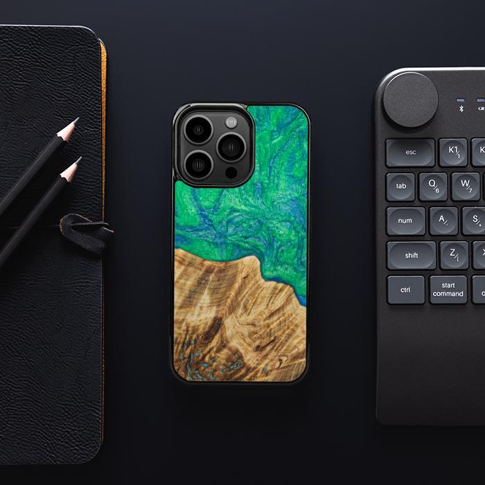 iPhone 13 Pro Etui na telefon z żywicy i drewna - Synergy#E8