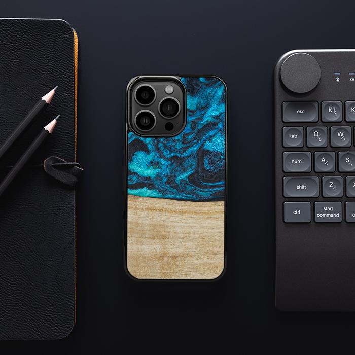 iPhone 13 Pro Etui na telefon z żywicy i drewna - Synergy# F11