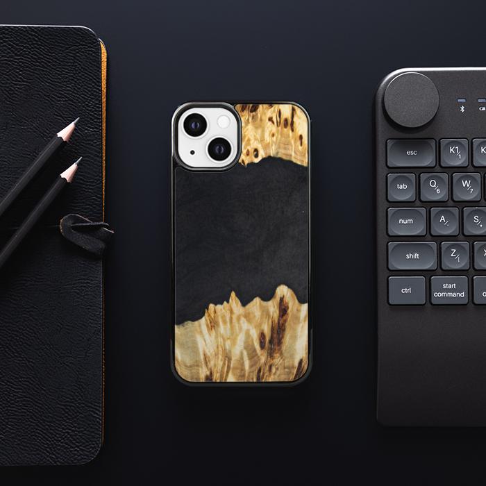 iPhone 13 Handyhülle aus Harz und Holz - Synergy#E19