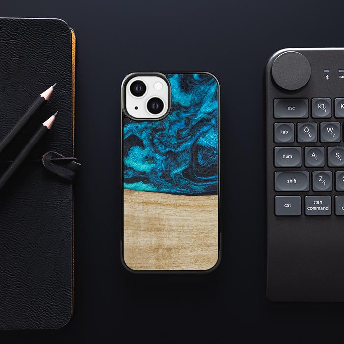 iPhone 13 etui na telefon z żywicy i drewna - Synergy# F11