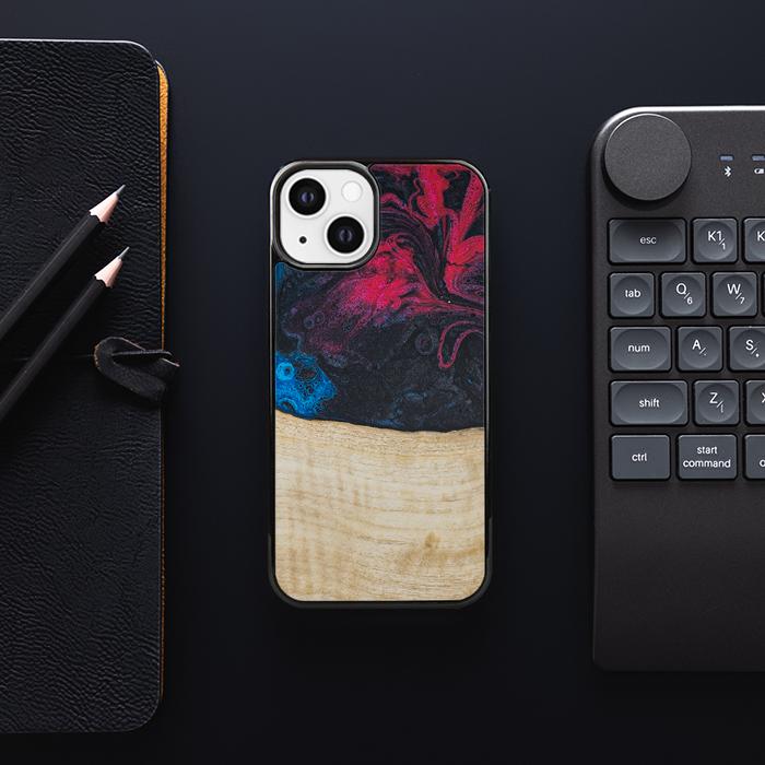 iPhone 13 Handyhülle aus Harz und Holz - Synergy#F14