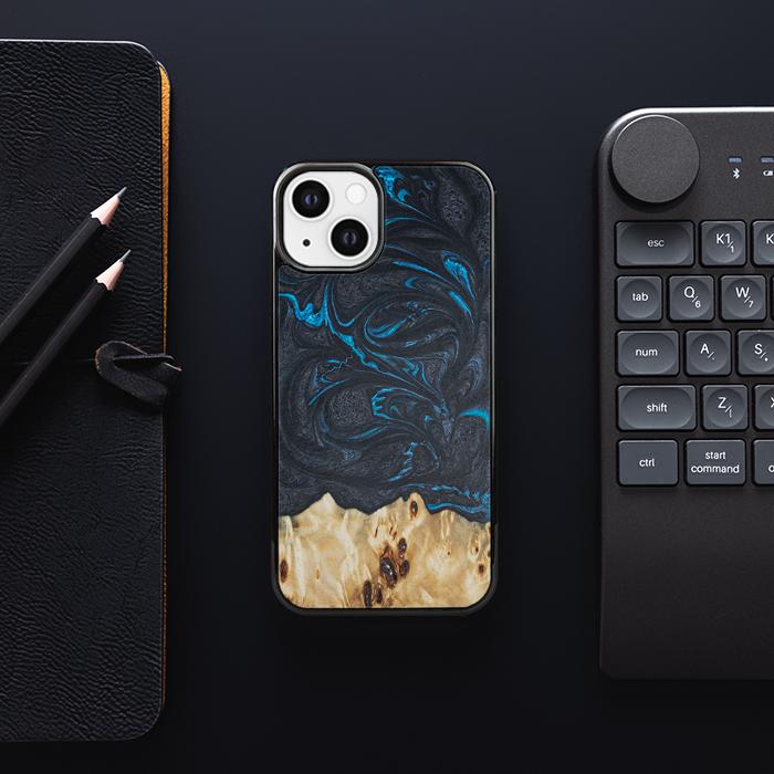 iPhone 13 Handyhülle aus Harz und Holz - Synergy#F21