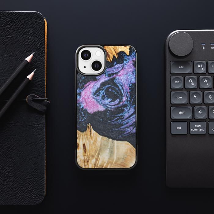 iPhone 13 etui na telefon z żywicy i drewna - Synergy# F25
