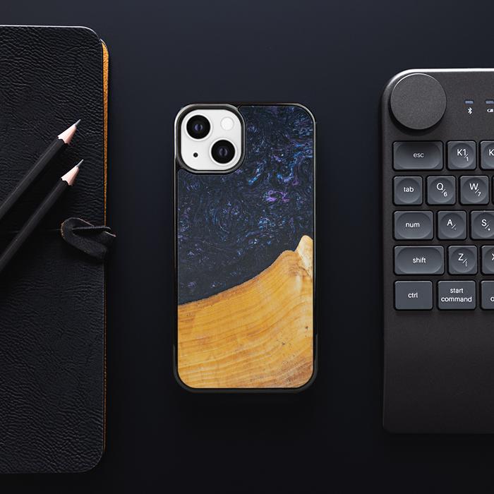 iPhone 13 Handyhülle aus Harz und Holz - Synergy#F37
