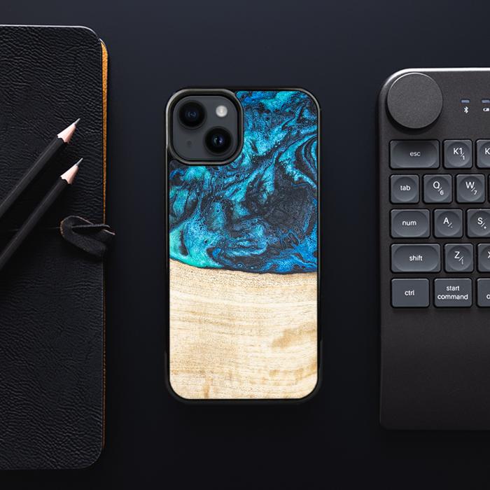 iPhone 14 Plus Handyhülle aus Harz und Holz - Synergy#F3