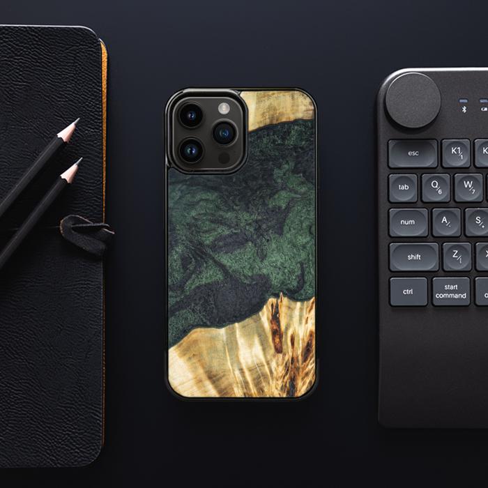 iPhone 14 Pro Max Handyhülle aus Harz und Holz - Synergy#E14