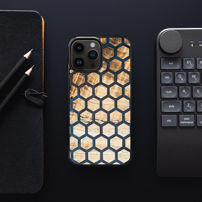 iPhone 14 Pro Max Handyhülle aus Harz und Holz - Synergy#F36