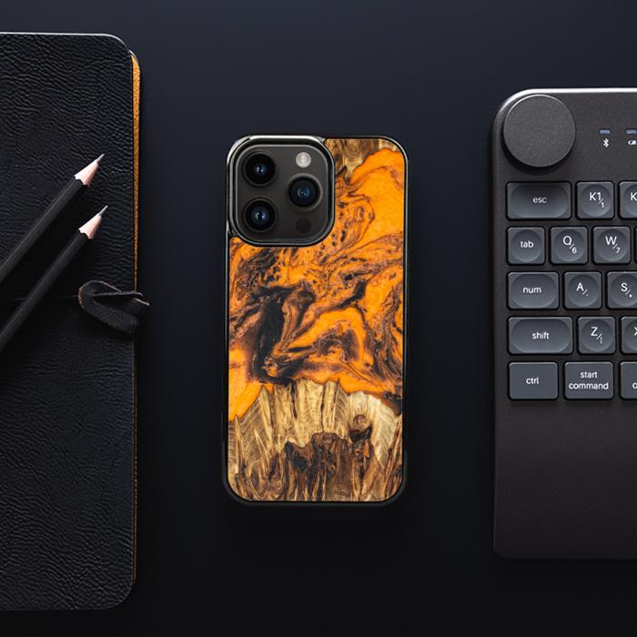 iPhone 14 Pro Etui na telefon z żywicy i drewna - Synergy#E24