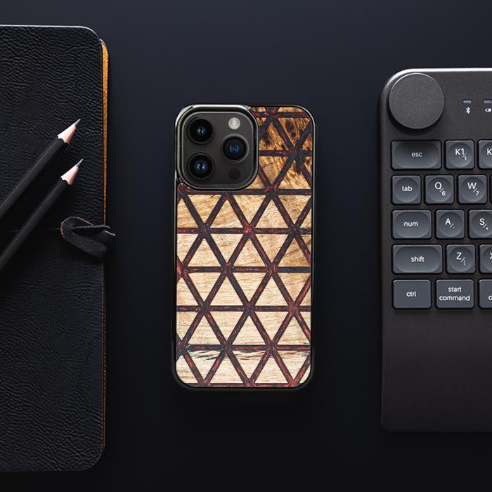 iPhone 14 Pro Handyhülle aus Harz und Holz - Synergy#F22
