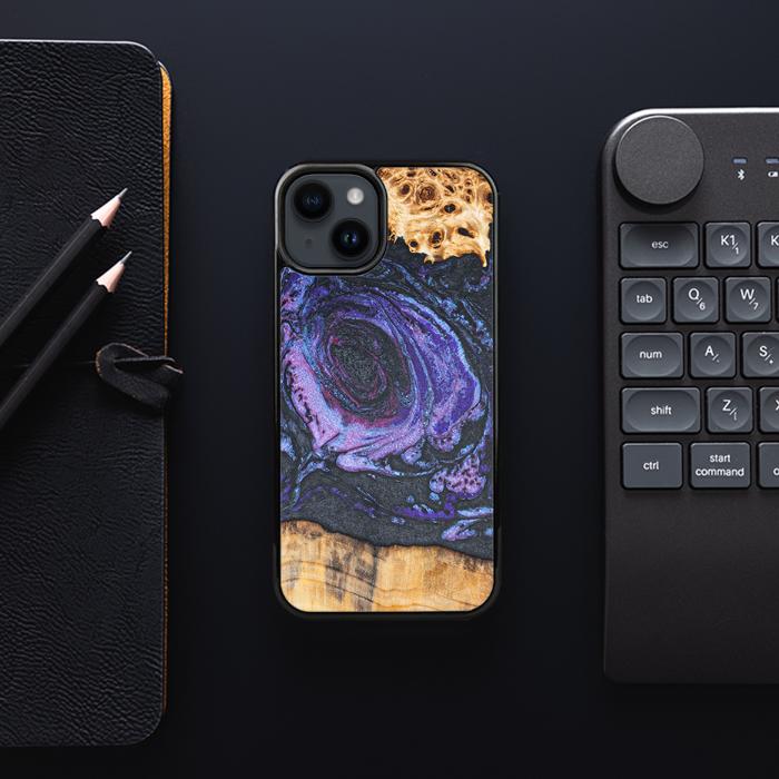 iPhone 14 Handyhülle aus Harz und Holz - Synergy#F24