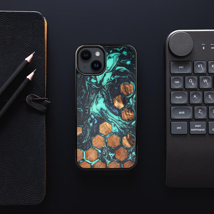 iPhone 14 Handyhülle aus Harz und Holz - Synergy#F28