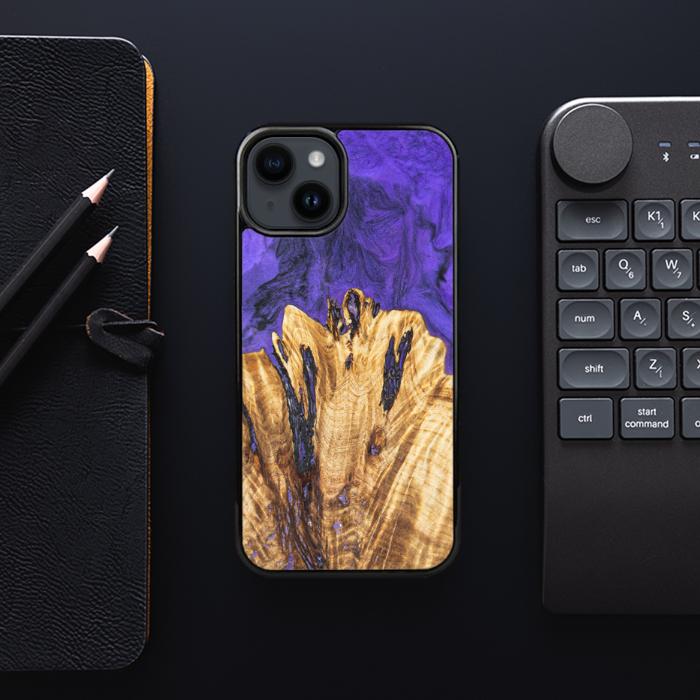 iPhone 15 Plus Etui na telefon z żywicy i drewna - Synergy#E22