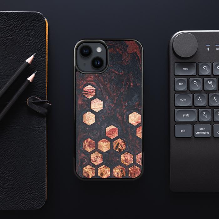 iPhone 15 Plus Handyhülle aus Harz und Holz - Synergy#F27