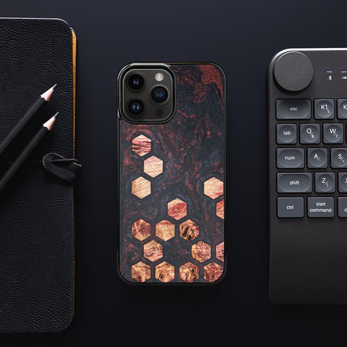 iPhone 15 Pro Max Handyhülle aus Harz und Holz - Synergy#F27