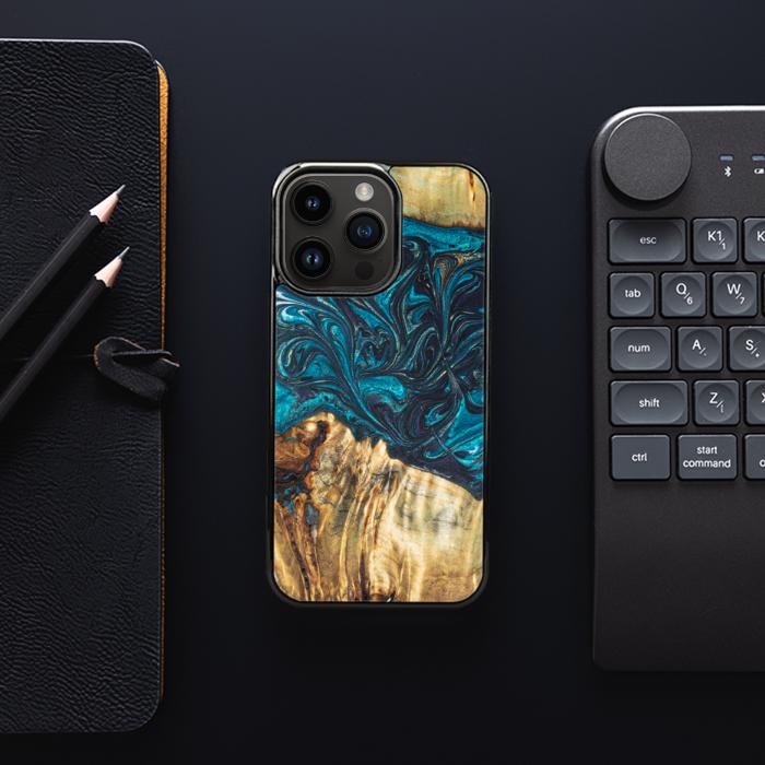 iPhone 15 Pro Etui na telefon z żywicy i drewna - Synergy#E12