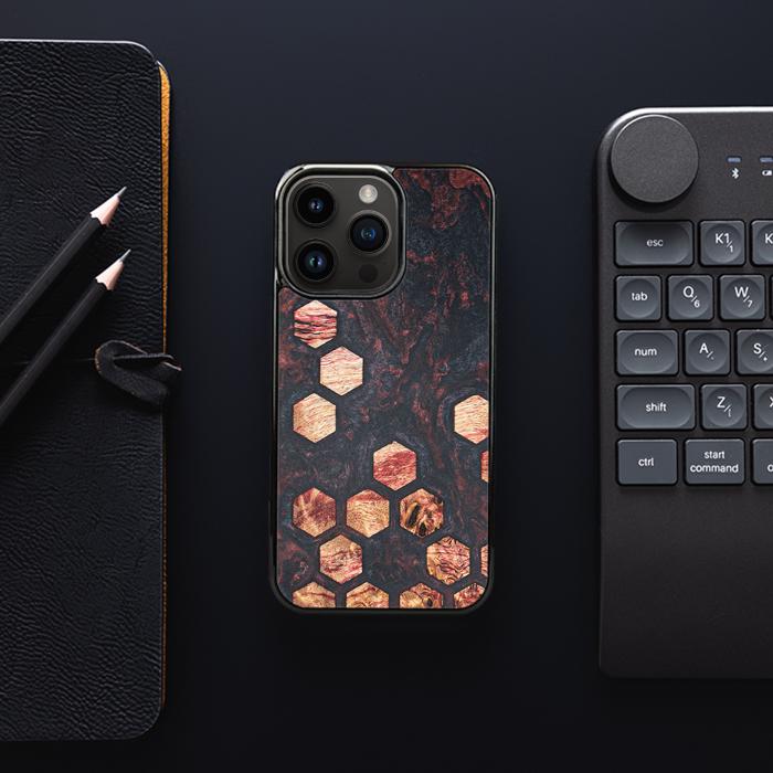 iPhone 15 Pro Handyhülle aus Harz und Holz - Synergy#F27
