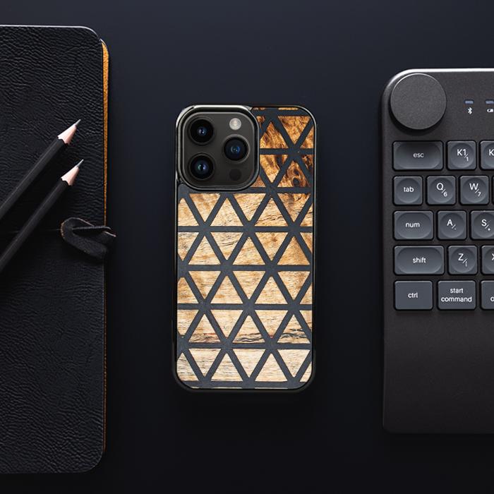 iPhone 15 Pro Handyhülle aus Harz und Holz - Synergy#F29