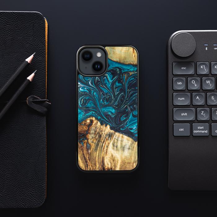 iPhone 15 Handyhülle aus Harz und Holz - Synergy#E12