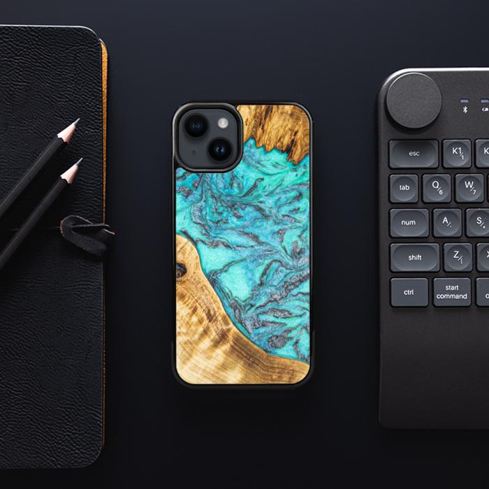iPhone 15 etui na telefon z żywicy i drewna - Synergy#E13