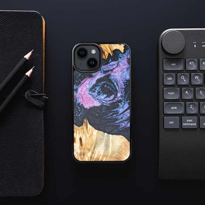 iPhone 15 Handyhülle aus Harz und Holz - Synergy#F25