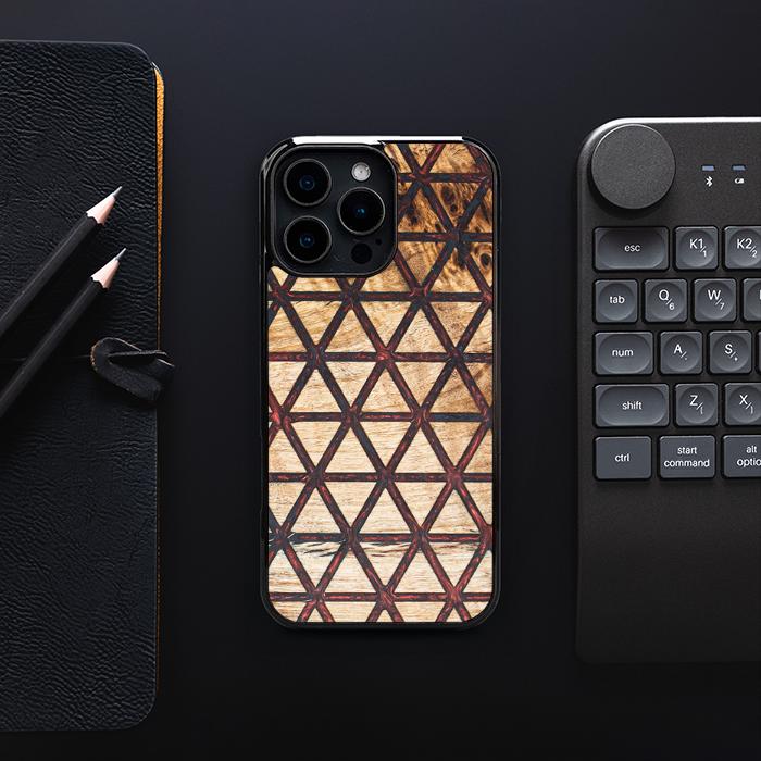 iPhone 16 Pro Max Handyhülle aus Harz und Holz - Synergy#F22