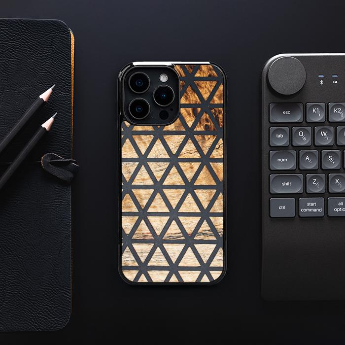 iPhone 16 Pro Max Handyhülle aus Harz und Holz - Synergy#F29