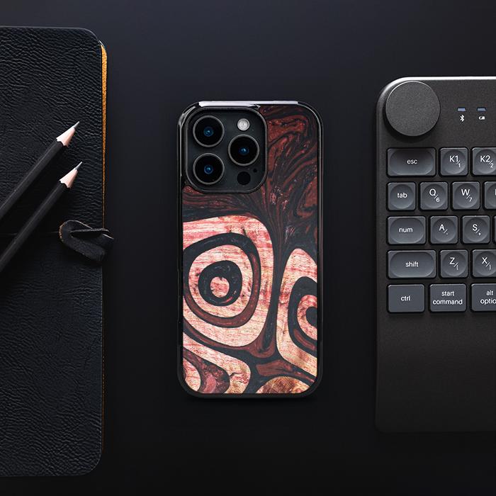 iPhone 16 Pro Handyhülle aus Harz und Holz - Synergy#F32