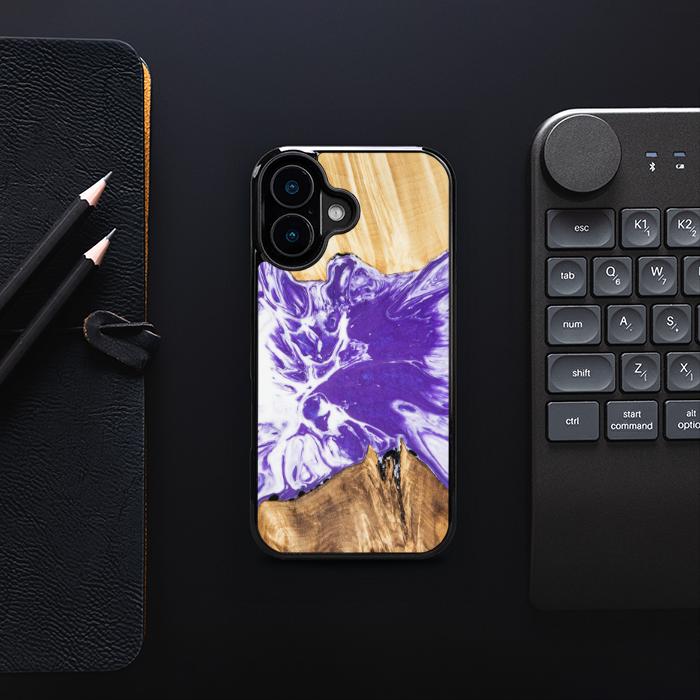 iPhone 16 Handyhülle aus Harz und Holz - Synergy#A78