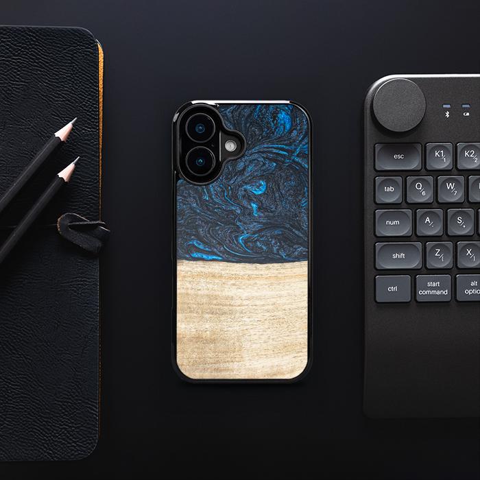 iPhone 16 Handyhülle aus Harz und Holz - Synergy#F19