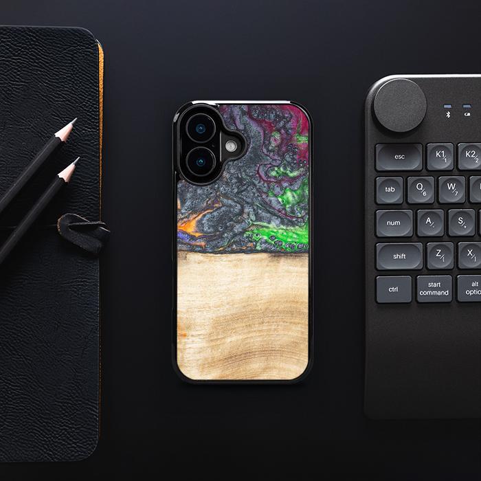 iPhone 16 Handyhülle aus Harz und Holz - Synergy#F2