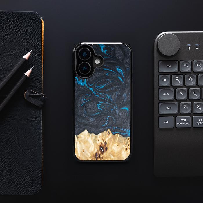 iPhone 16 Handyhülle aus Harz und Holz - Synergy#F21
