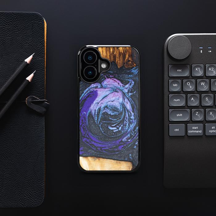 iPhone 16 Handyhülle aus Harz und Holz - Synergy#F34