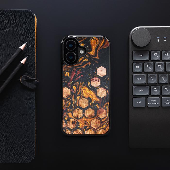iPhone 16 Handyhülle aus Harz und Holz - Synergy#F38