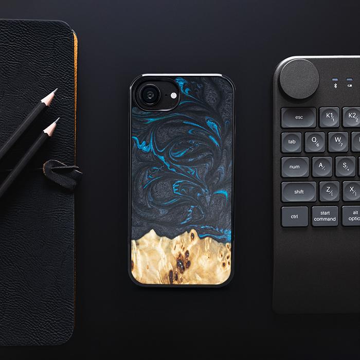 iPhone 16e Handyhülle aus Harz und Holz - Synergy#F21