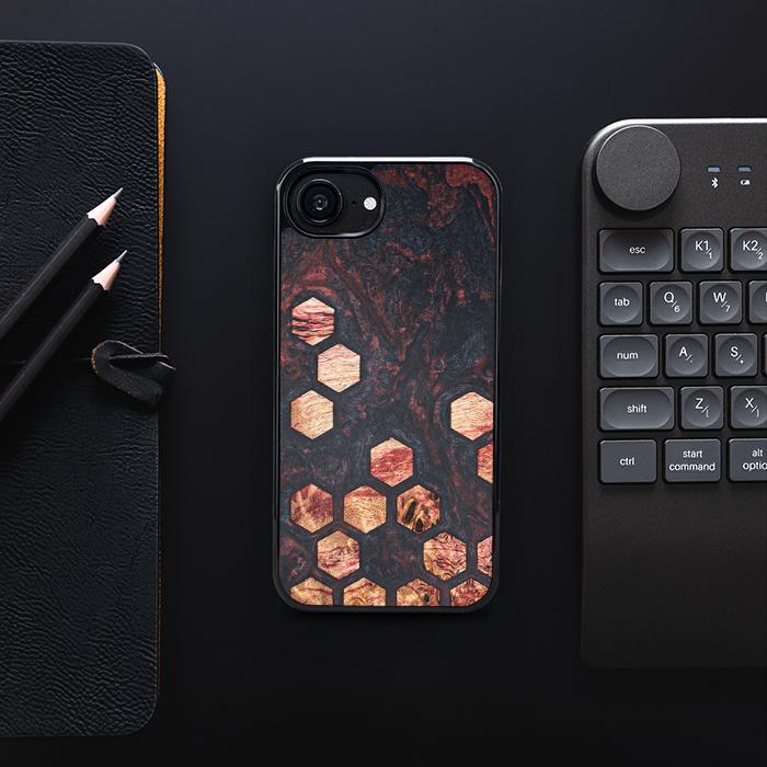 iPhone 16e Handyhülle aus Harz und Holz - Synergy#F27